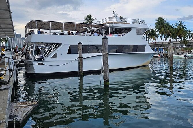 Miami Boat Tour of Celebrity Homes & Miami River Skyline 360 View - Venetian Islands and the Venetian Causeway: Man-Made Islands With Real Personality