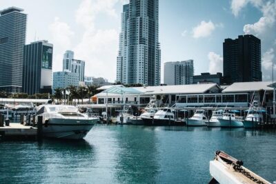 Miami: Bus & Boat Ultimate Sightseeing Combo Tour - Wynwood Walls Murals: Street Art in a 30-Minute Sprint