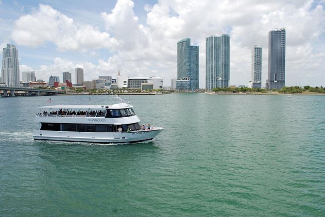Miami City and Boat Tour Little Havana Included Plus FREE Bike Rental in SoBe - Ocean Drive and Lincoln Road Mall: easy wins on foot
