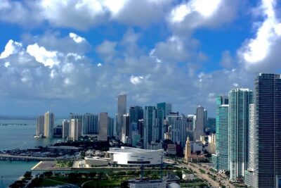 Miami City Private Half-Day Sightseeing Tour - Downtown skyline views and Bayside Marketplace by Biscayne Bay