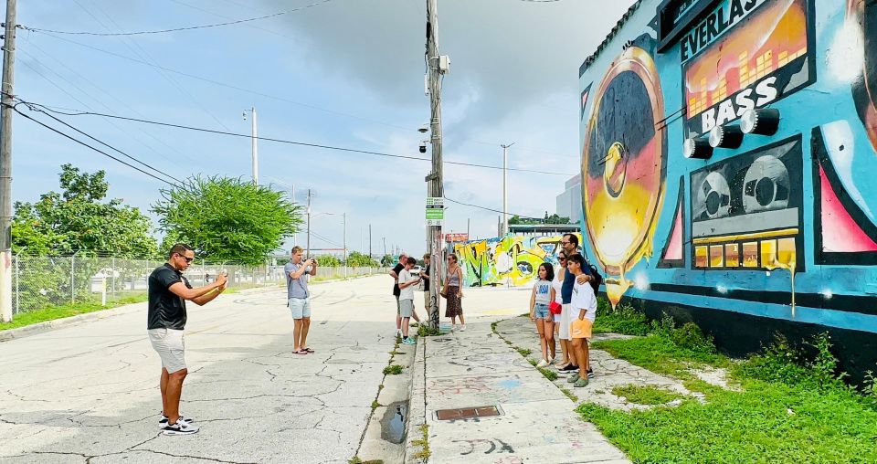 Miami: City Sightseeing and millionaire row boat tour - Price and Value: Is $52 Fair for This Much Moving?