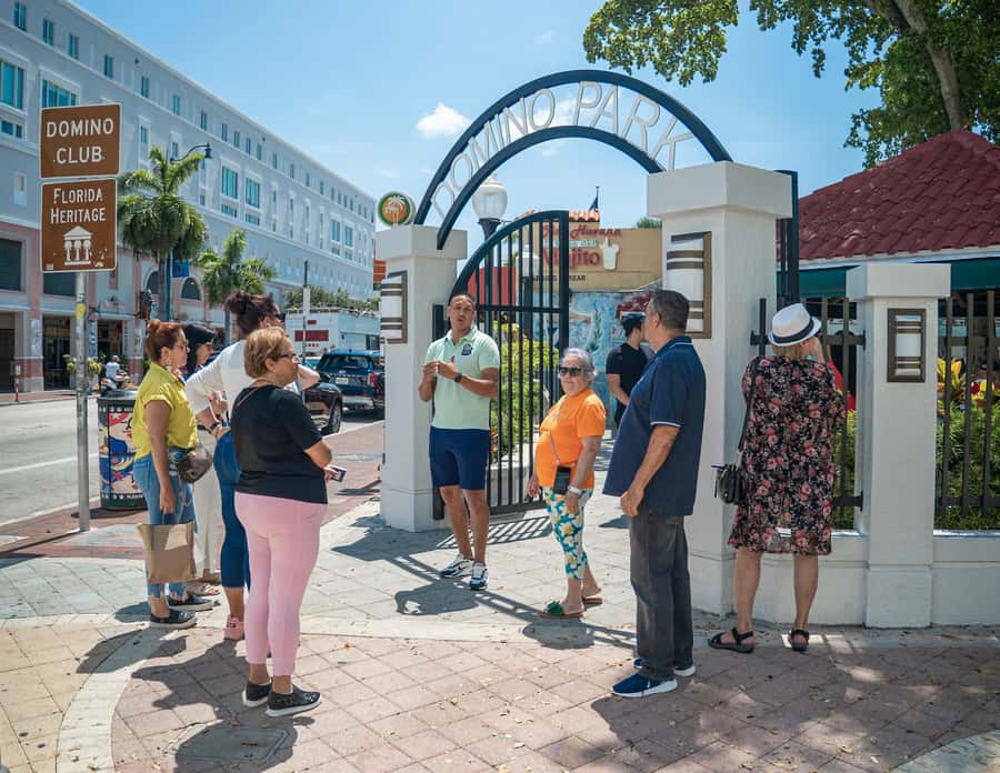 Miami: City Sightseeing and millionaire row boat tour - Route Overview: From Art Deco to Wynwood to Little Havana