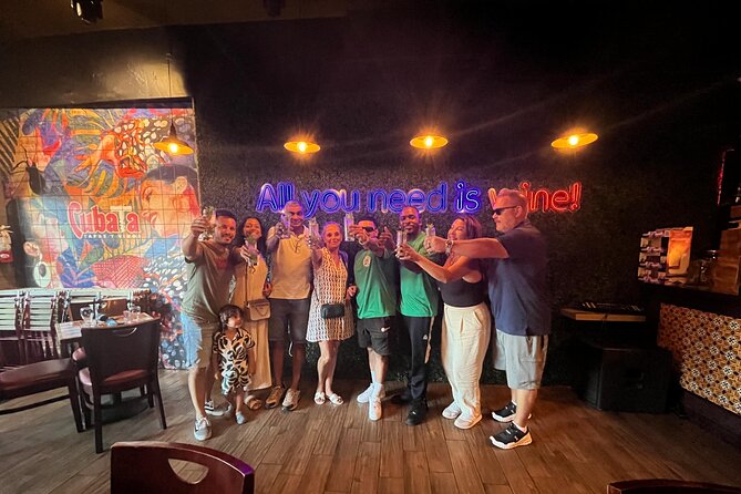 Miami Culture & City Tour – Little Havana with Free Mojito - Bayside Marketplace: The Convenient Start Line in Miami