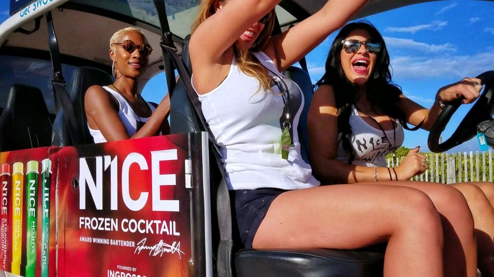 Miami: Discover South Beach Tour - How the Guide Keeps It Interactive: Music, Questions, and Photo Breaks