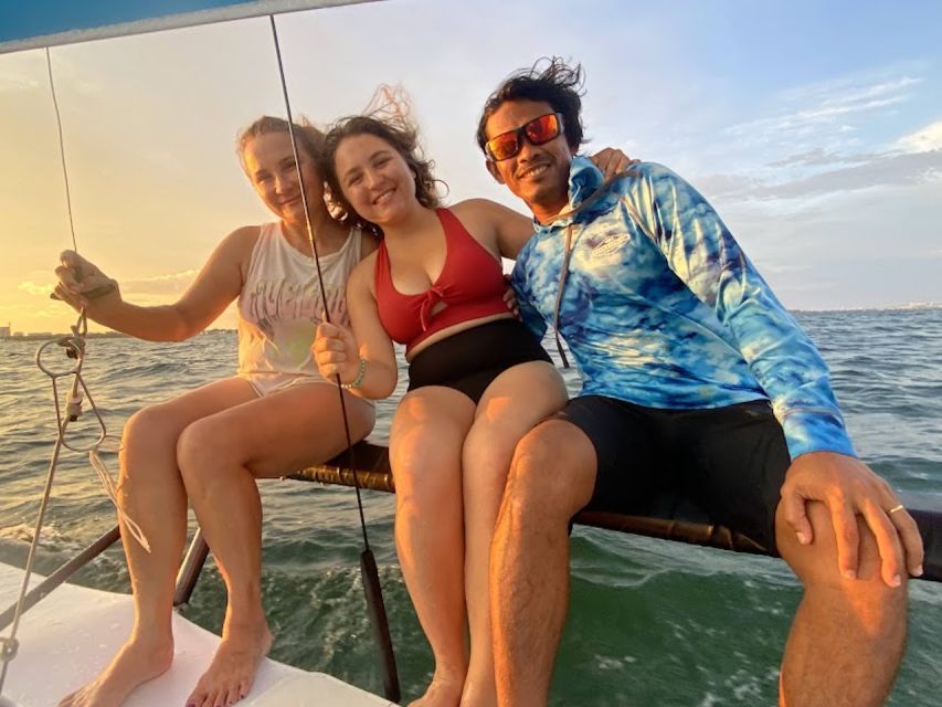 Miami: Intimate Sailing in Biscayne Bay w/ Food and Drinks - Snacks, drinks, and keeping it comfortable in the heat