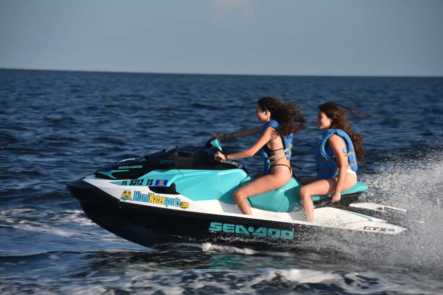 Miami: Jet Ski and SpeedBoat - What You Should Bring (and What You Can Skip)