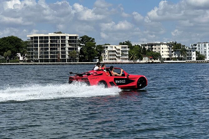 Miami Jetcar Experience: Discover Miami in Style - Bluetooth Music and Photos: How to Make the Hour Feel Longer