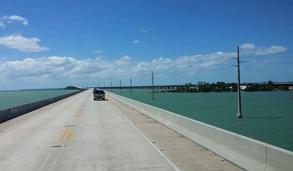 Miami & Key West: One-Way Transfer by Motor Coach Bus - Comfort on board: Wi‑Fi, restroom, luggage, and the AC note