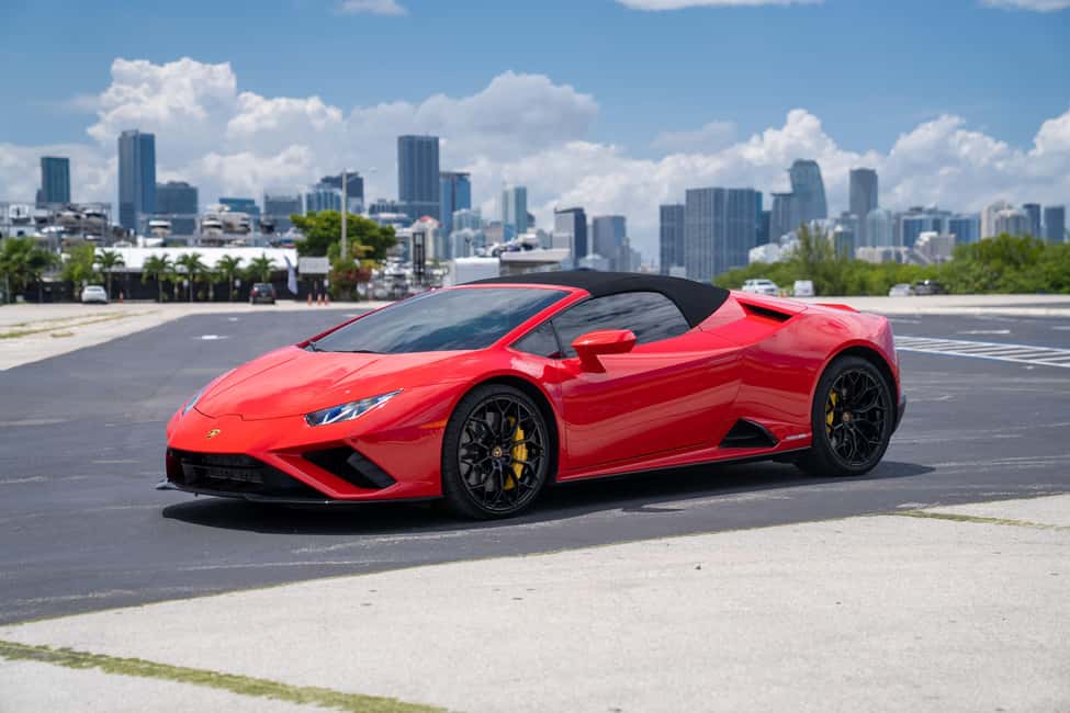 Miami: Lamborghini Huracán Ultimate Driving Tour Experience - MacArthur Causeway: Port of Miami and the famous island strip