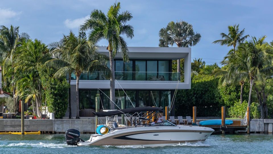 Miami: Miami Skyline Vintage Yacht Cruise, - On-board comfort: air-conditioned cabin plus outside seating