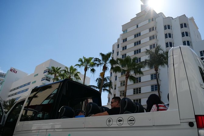 Miami Panoramic Sightseeing Tour in English, French or Spanish - Stop 1: Brickell and Downtown Miami for the financial-heart intro