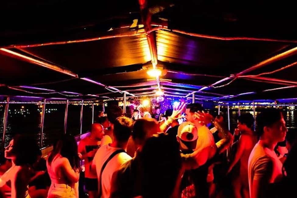 Miami Party Boat Cruise with City Lights & Skyline Views - Venetian Islands and Star Island: What to Look For