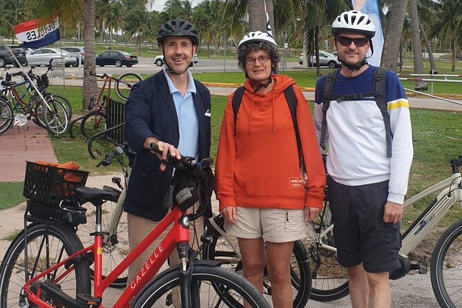 Miami Private Custom Tour with A Guide (Car Option Available) - Food and ticket help: what’s included and what you’ll cover