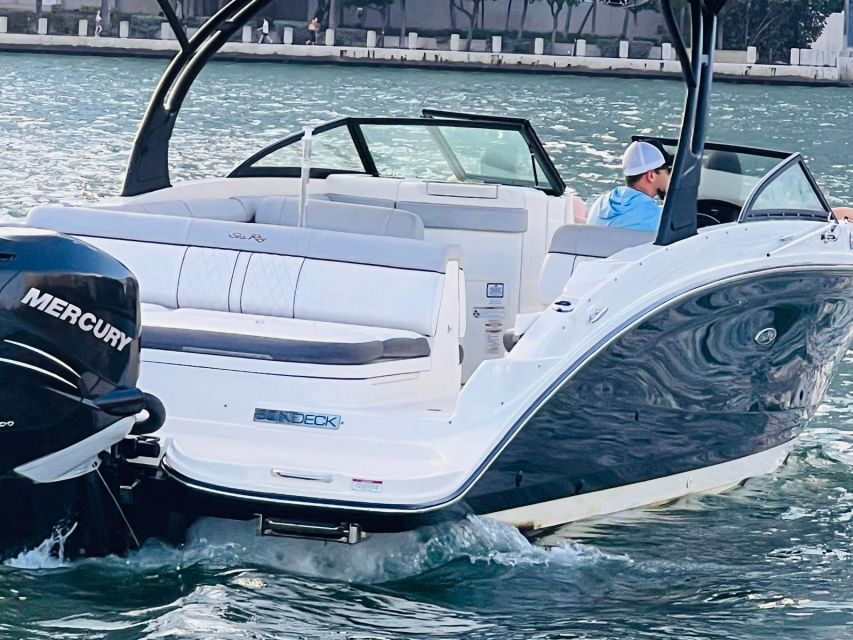 Miami: Private Guided Boat Tour with Champagne - Miami River to Star Island: What the First Stretch Looks Like