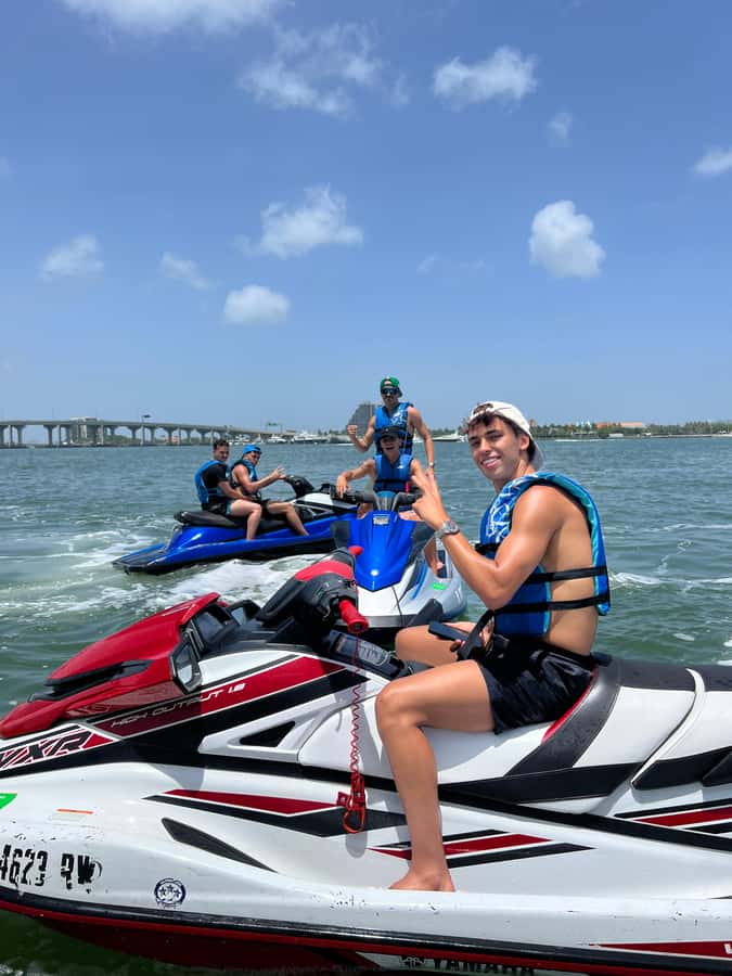 Miami: Self-drive Jetski Adventure - The Biscayne Bay route: skyline, mansions, and fast waves