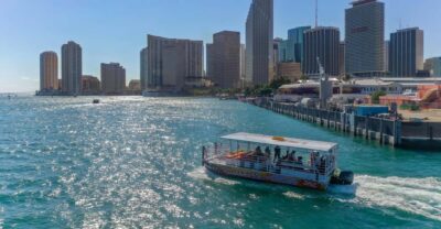 Miami: Skyline Sightseeing Cruise Millionaire Homes & River - The Millionaire Islands Route: Star, Palm, Hibiscus, Fisher, Venetian
