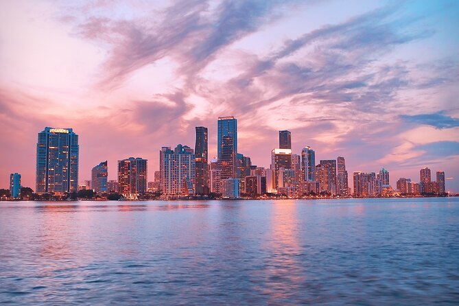 Miami Small-Group Night Tour with Skyview Wheel - Why the 8:00 pm start works for Miami