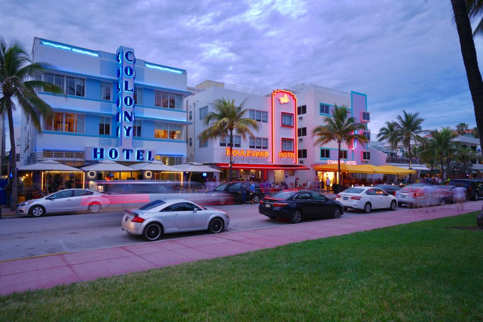 Miami: Small Group Night Tour with Skyviews Wheel Ride - Bayside Marketplace after dark: the downtown glow stop