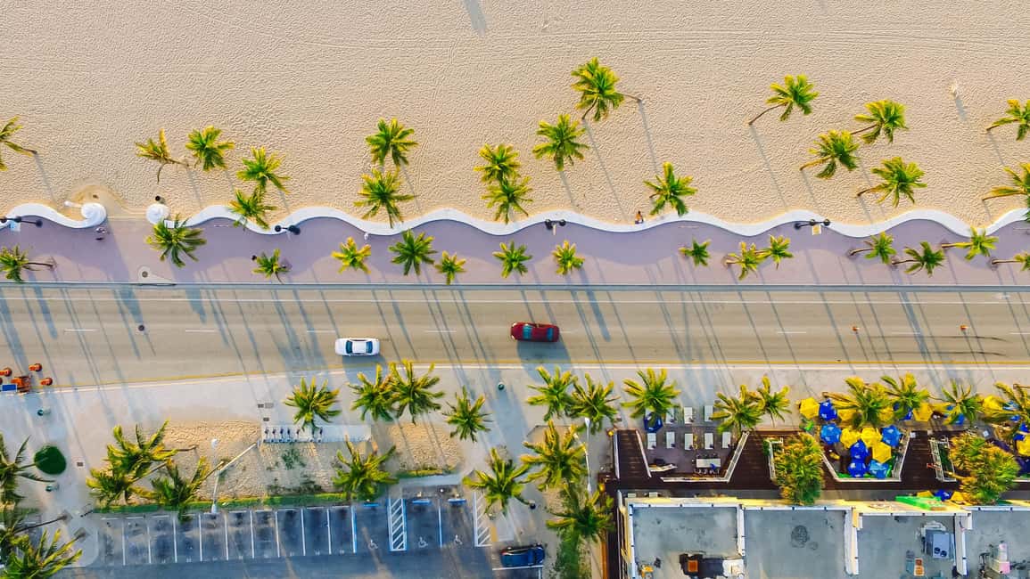 Miami: Small Group Night Tour with Skyviews Wheel Ride - Mercedes Metris pickup and the easiest way to start at night