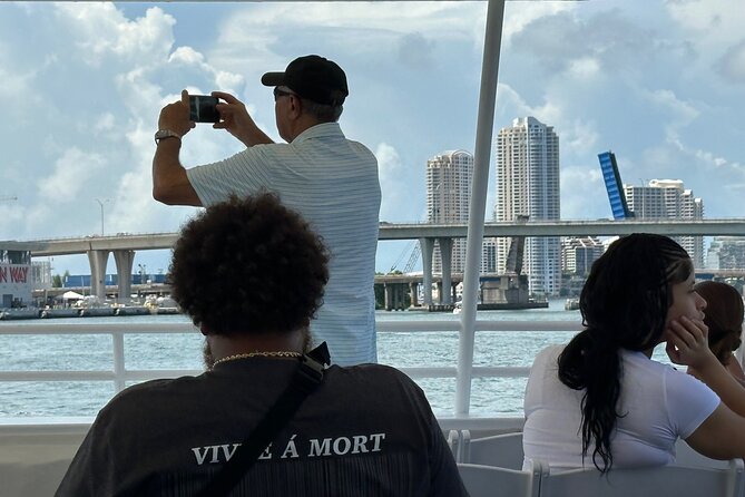 MIAMI: South Beach Cruise Millionaire Homes with Stop & Bus Tour - How the 3-hour Miami route actually plays out