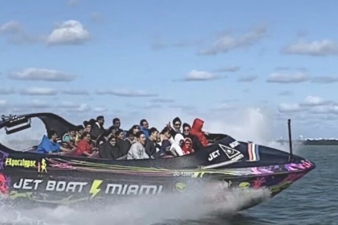 Miami Speed Boat South Beach & Hard Rock Meal at Bayside Marketplace - Star Island mansions and the photo setup you should expect