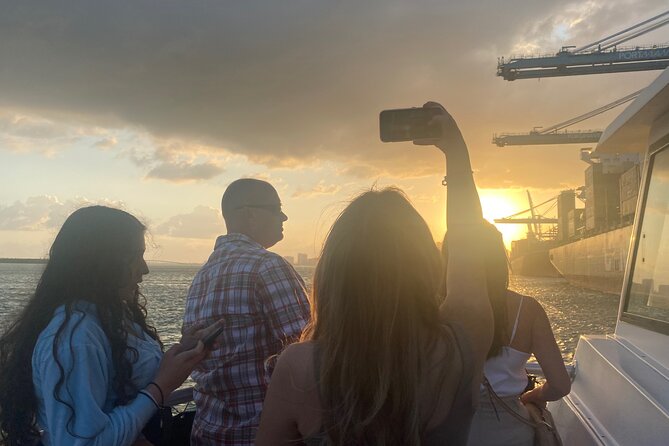 Miami Sunset Biscayne Bay and South Beach Cruise - Star Island Mansions: Celebrity Scenery Without the Beach Traffic