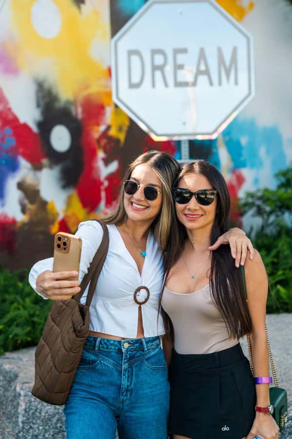 Miami: Wynwood Walls Entry and Neighborhood Buggy Experience - The One-Hour Neighborhood Buggy Ride with a Local Artist