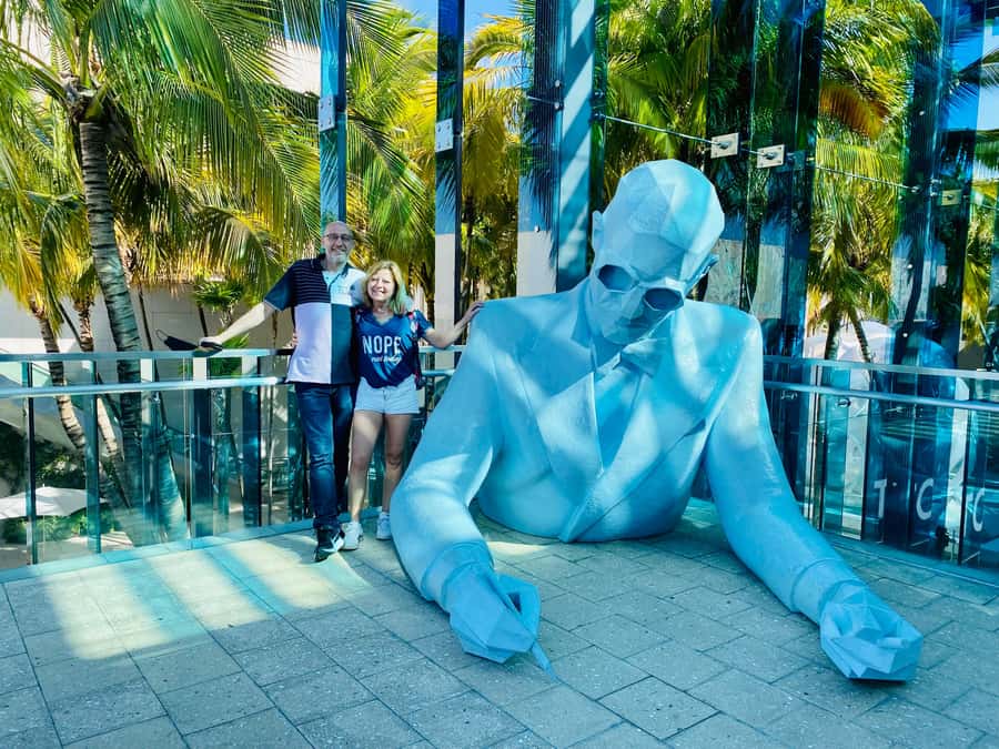 Miami's 3 iconic neighborhoods in 3.5h - in French - Démarrage près d’Ocean Drive: le bon point de rencontre