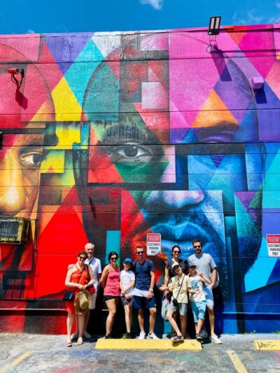 Miami's 3 iconic neighborhoods in 3.5h - in French - Ocean Drive vers le District Art Déco: apprendre à regarder