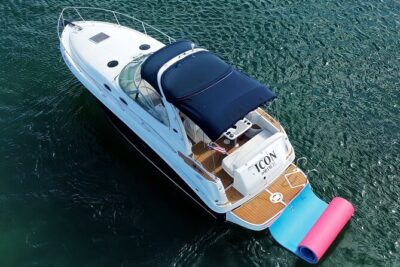 Private 4 Hours Sea Ray 34 Foot Yacht Rental in Miami - Onboard setup that makes groups relax: cooler and sound system