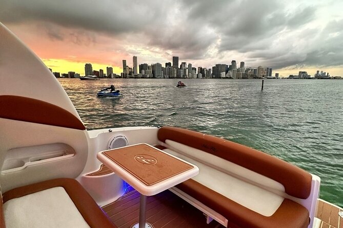 Private Captained Boat Tour in Miami for up to 12 passengers - Bayside Marketplace from the Water: Easy Fun and a Great Photo Backdrop