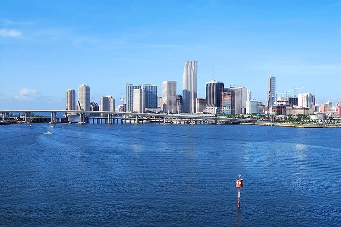 Private City Tour in Miami and Miami Beach - Downtown Miami and Bayside Marketplace: a clean start with an easy landing