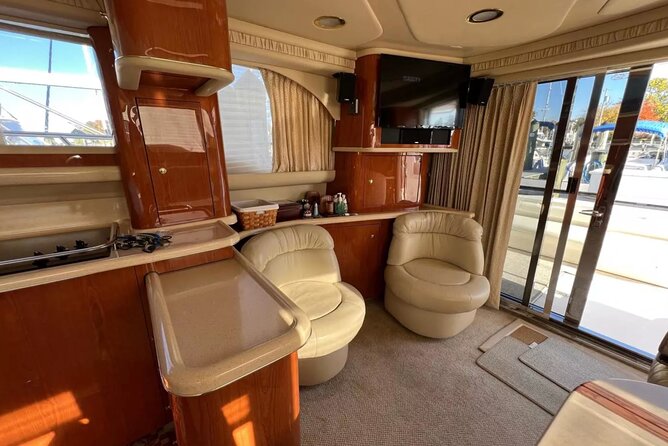 Private Luxury Yacht Cruise Tour in Miami Beach and Biscayne Bay - Stop 2 on Flagler Memorial Island and the Star Island Photo Run