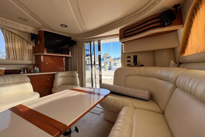 Private Luxury Yacht Cruise Tour in Miami Beach and Biscayne Bay - Price and Total Budget: What $1,190 Actually Means