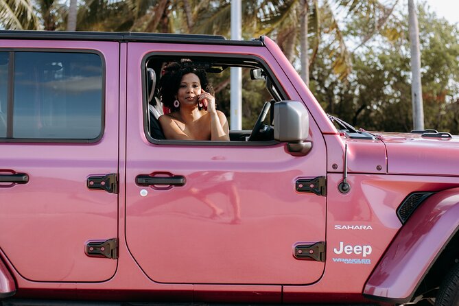 Private Vacation Photoshoot with Photographer in Miami Beach - Occasion-friendly: couples, families, and proposals