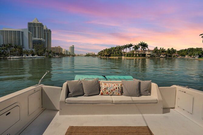 Private Yacht Tour Miami - South Beach sights and celebrity-home viewing: what to expect from the captain