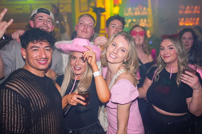 Pub Crawl Miami Wynwood - Hosts, group size, and the real dress code rules