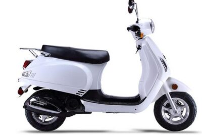 Scooter Rental for 4 Hours plus 1 Hour Free and 2 Passengers Retro "Lucky" 49cc - The Retro Lucky 49cc Scooter: Speed, Seats, and Handling