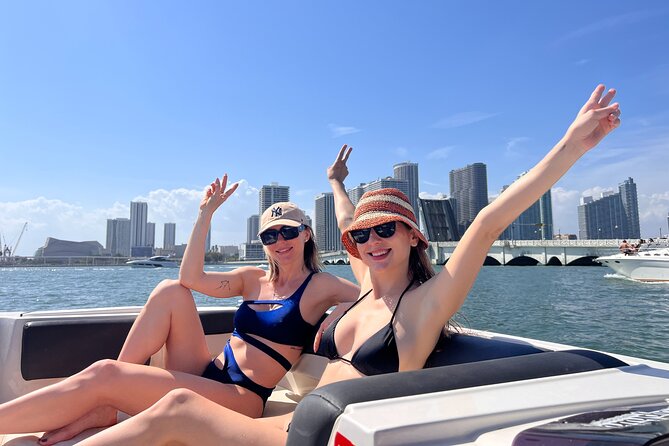 Snorkel & Millionaire Row - Private Miami Boat Tour w/ Drinks - Key highlights at a glance