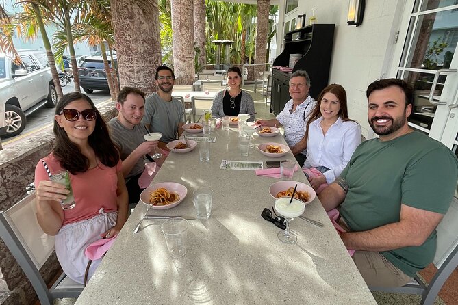 South Beach Cocktails & Bites Tour; Walking Tour Miami Beach - What the guide experience feels like (Jennifer-style energy)