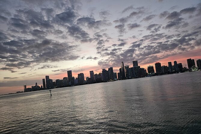 South Beach: Cruise of Millionaire’s Homes & Miami Skyline - Bayside Marketplace on 90-minute and 2-hour options