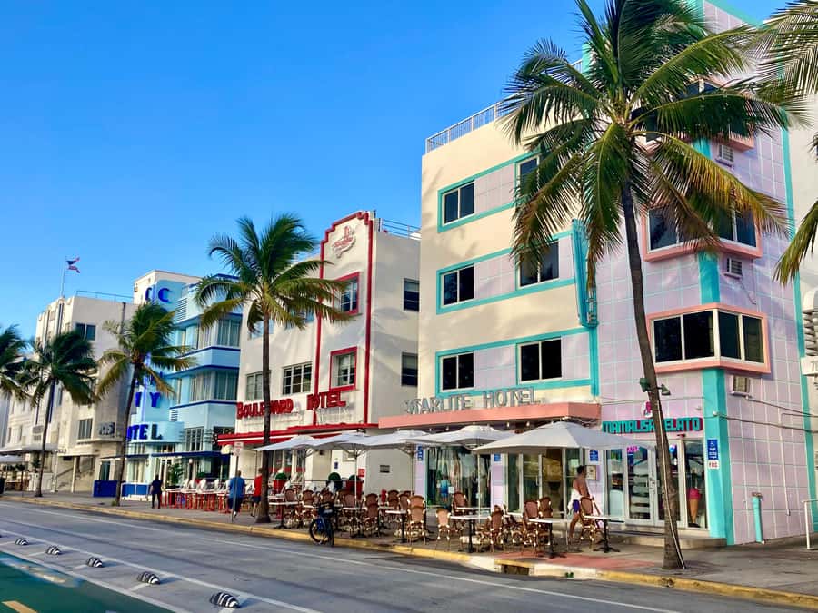 South Beach Sweets Tour: Donuts, Pastelitos, and Patisseries - Key highlights at a glance