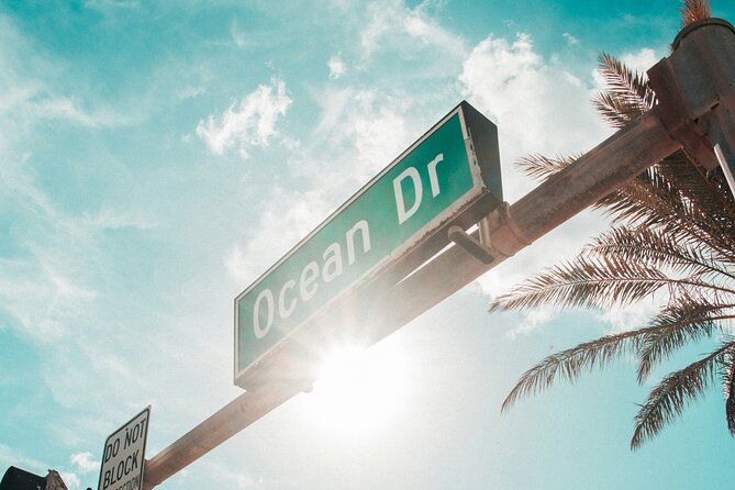 South Beach Top Highlights Tour with Lincoln Rd and Espanola Way - Starting at 11th Street Diner: meeting point and what to expect