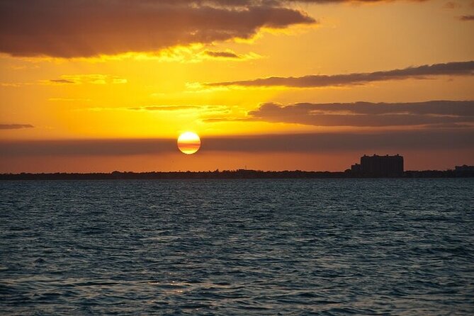 The best Miami boat party with DJ, drinks and lights of the city - Key highlights you’ll actually feel