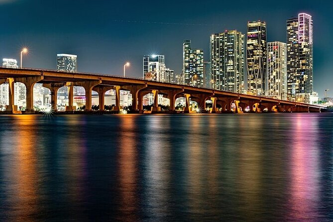 The best Miami boat party with DJ, drinks and lights of the city - Price and what you’re really paying for ($23.70)
