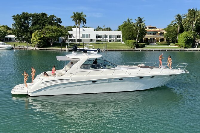 The BIG Sundancer Rental in Miami Beach - Boarding at 300 Alton Rd and what your first hour looks like