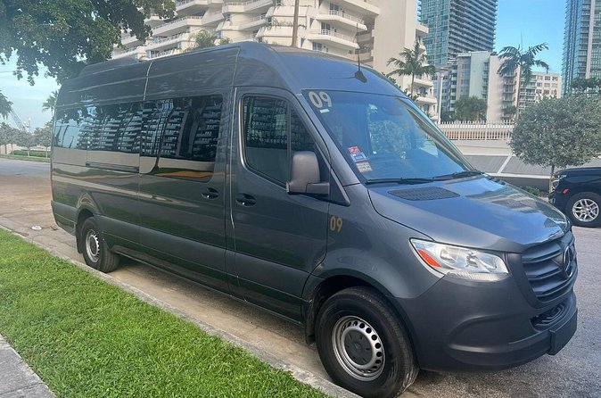 Van 14pax Miami Airport-Hotel To/From Port of Miami-Hotel - The value of $100 per group for a short Miami ride