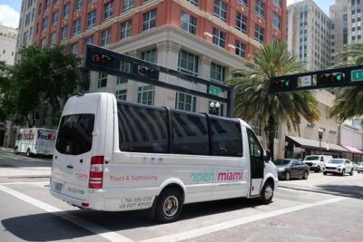 Visit Miami in French - The Panoramic-Roof Minivan: Miami Views Without the Headache