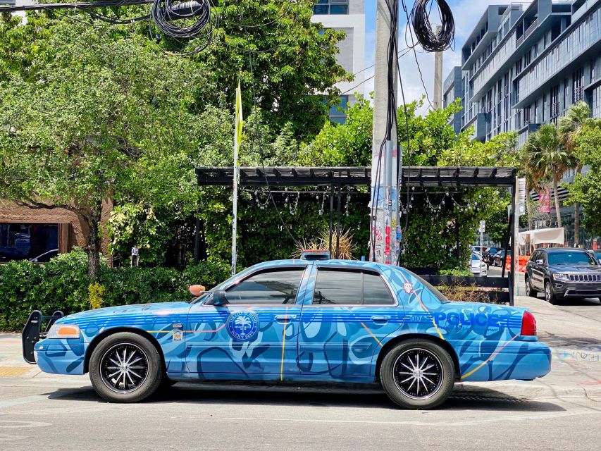 Wynwood walking tour in French (2h) - Stop 2: Freedom of expression and political activism on walls